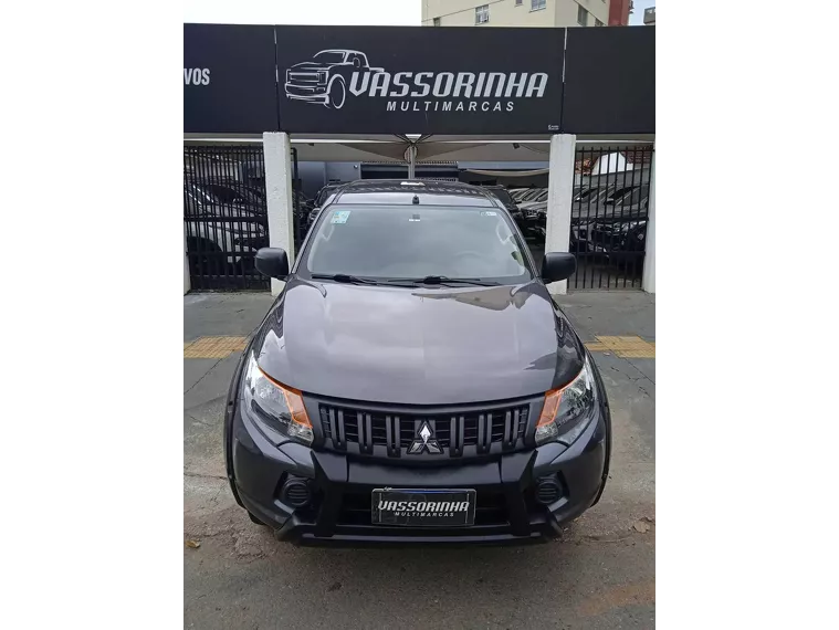 Mitsubishi L200 Triton Cinza 5