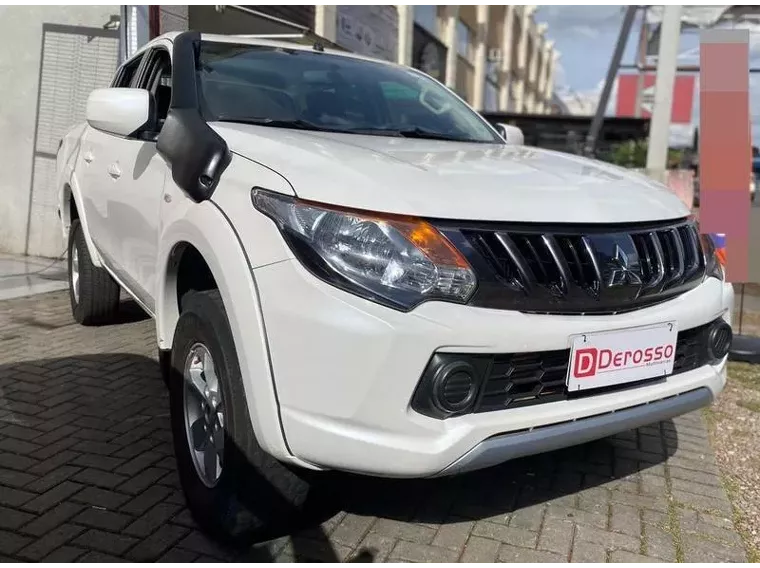 Mitsubishi L200 Triton Branco 3