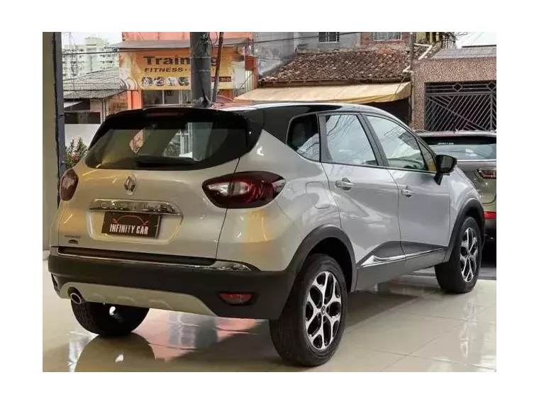 Renault Captur Prata 4