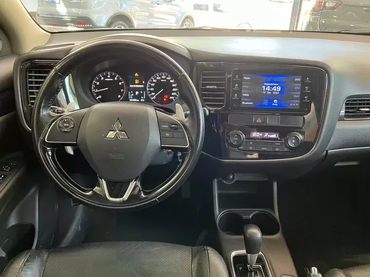 Mitsubishi Outlander Preto 14