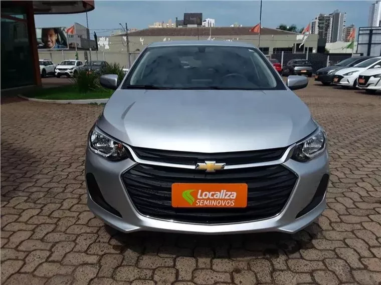 Chevrolet Onix Prata 1