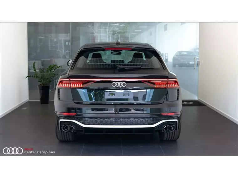 Audi RS Q8 Preto 1