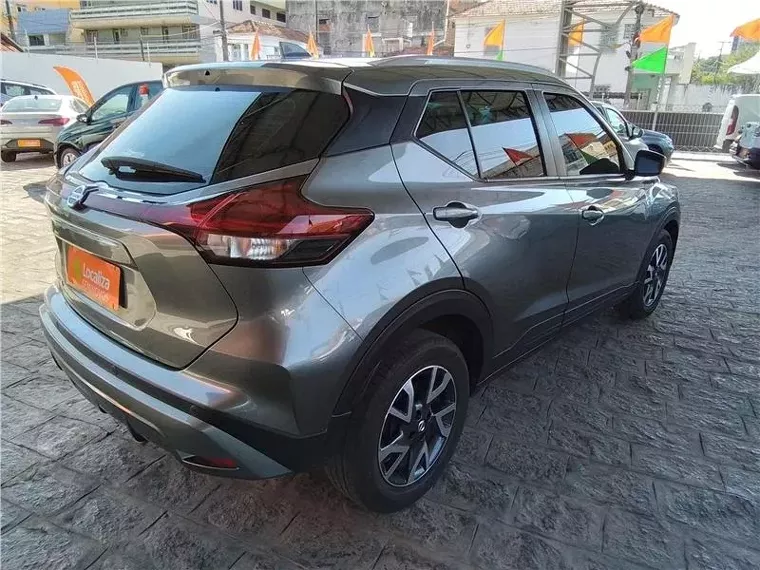 Nissan Kicks Cinza 5