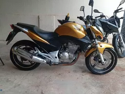 CB 300