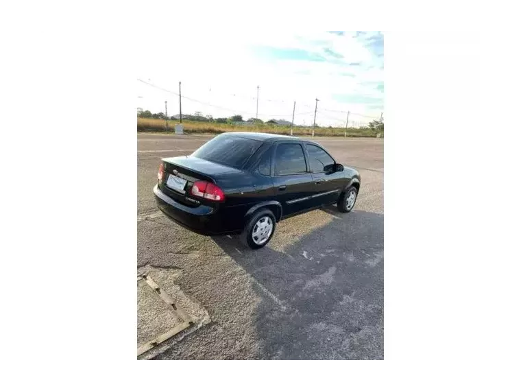 Chevrolet Classic Preto 4