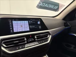 BMW 320i