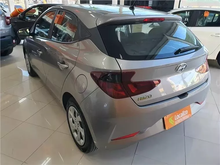 Hyundai HB20 Prata 6