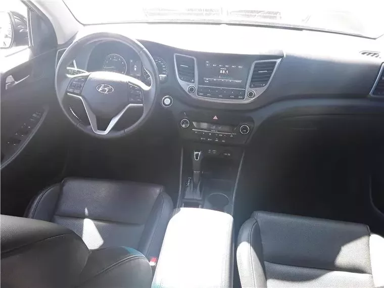 Hyundai Tucson Preto 4