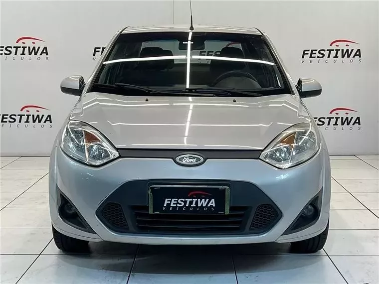 Ford Fiesta Prata 10