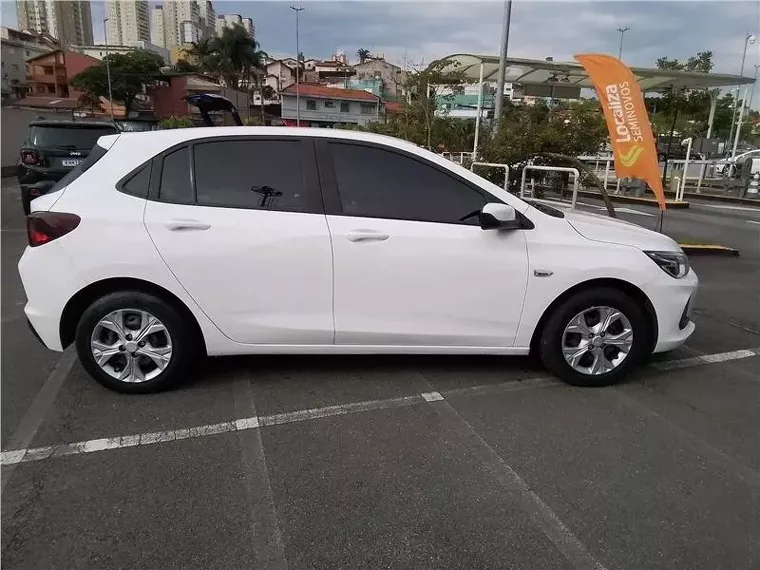 Chevrolet Onix Branco 2