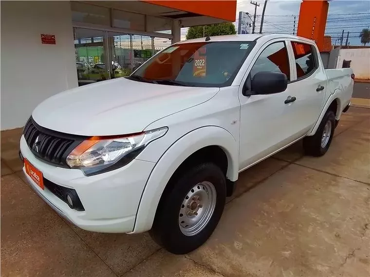 Mitsubishi L200 Triton Branco 6