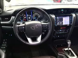 Toyota Hilux SW4