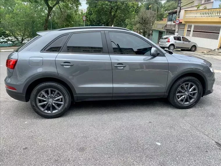 Audi Q3 Cinza 3