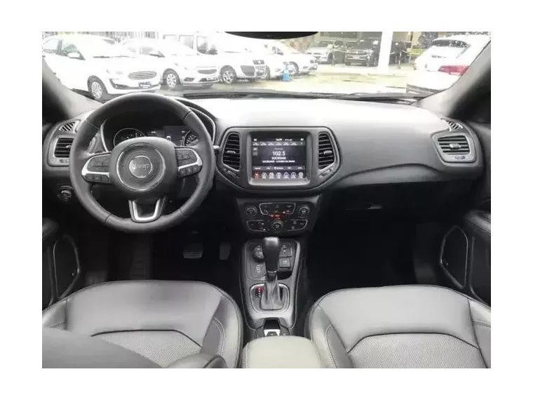 Jeep Compass Marrom 3