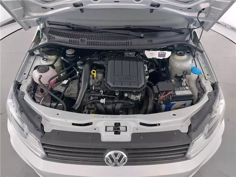 Volkswagen Voyage Prata 14