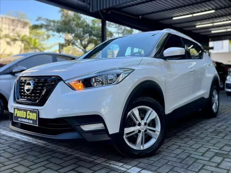 Nissan Kicks Branco 2