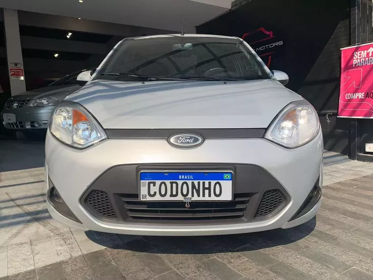 Ford Fiesta Prata 5