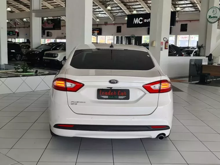 Ford Fusion Branco 5