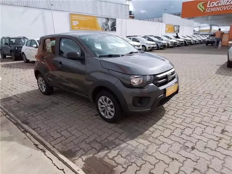 Fiat Mobi Prata 12