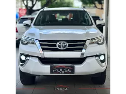 Toyota Hilux SW4