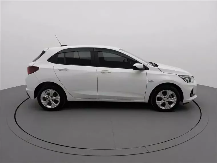 Chevrolet Onix Branco 2