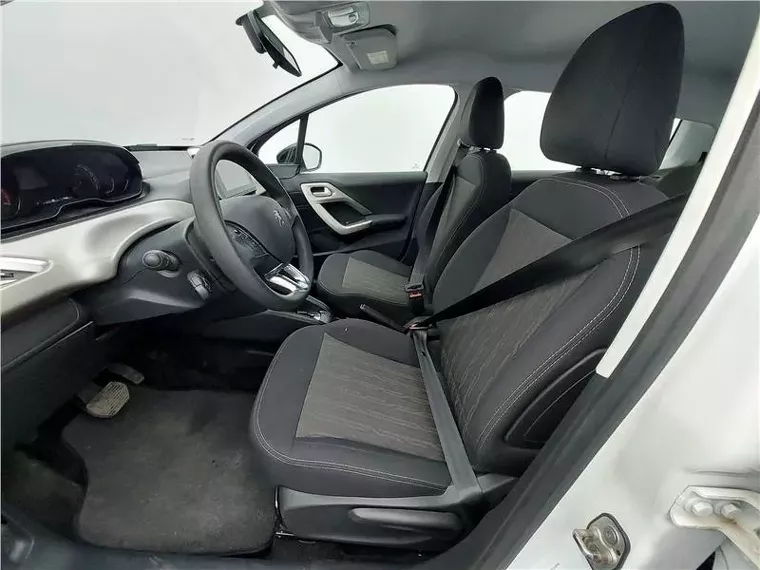 Peugeot 2008 Branco 13