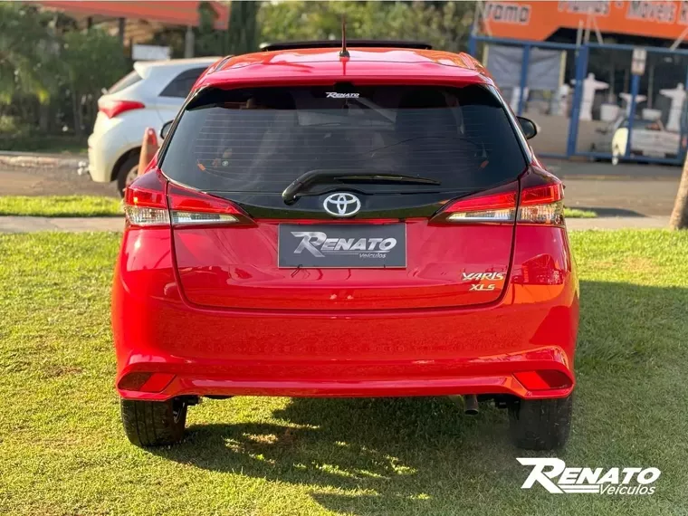 Toyota Yaris Vermelho 8