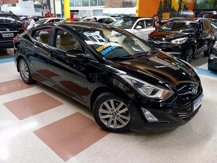 Hyundai Elantra Preto 3