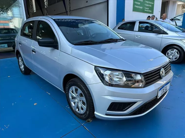 Volkswagen Gol Prata 1