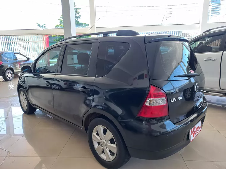 Nissan Livina Preto 6