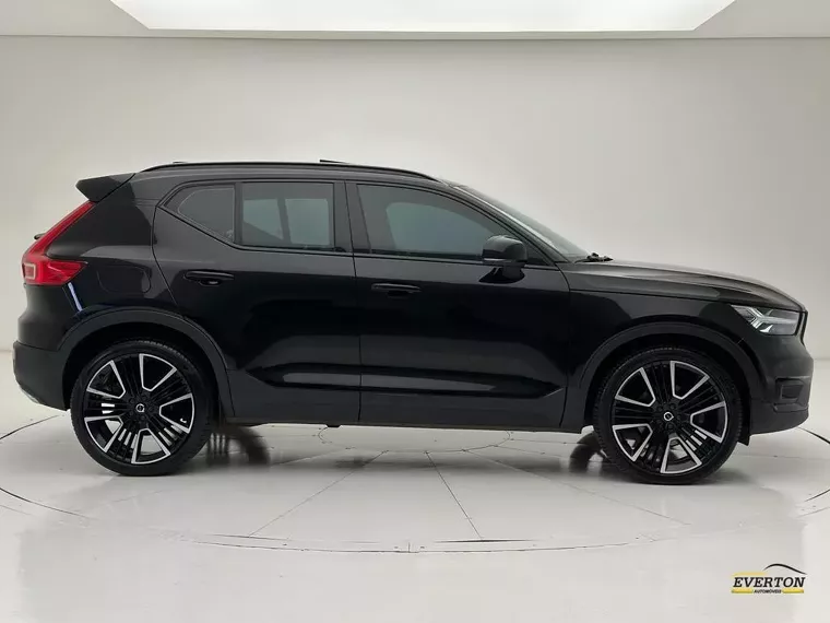 Volvo XC40 Preto 17