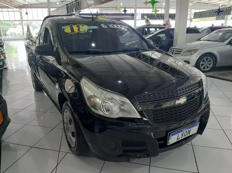 Chevrolet Montana Preto 11