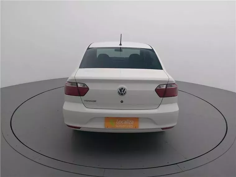 Volkswagen Voyage Branco 1