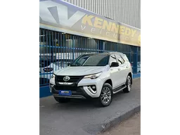 Toyota Hilux SW4