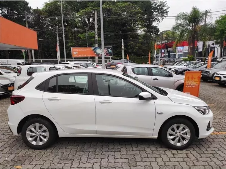 Chevrolet Onix Branco 3