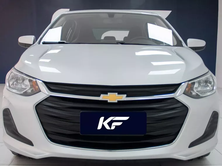 Chevrolet Onix Prata 6