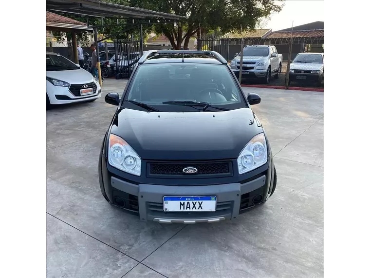 Ford Fiesta Preto 2