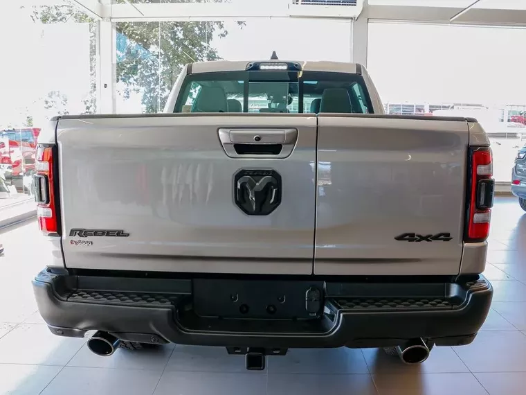 RAM 1500 Prata 16