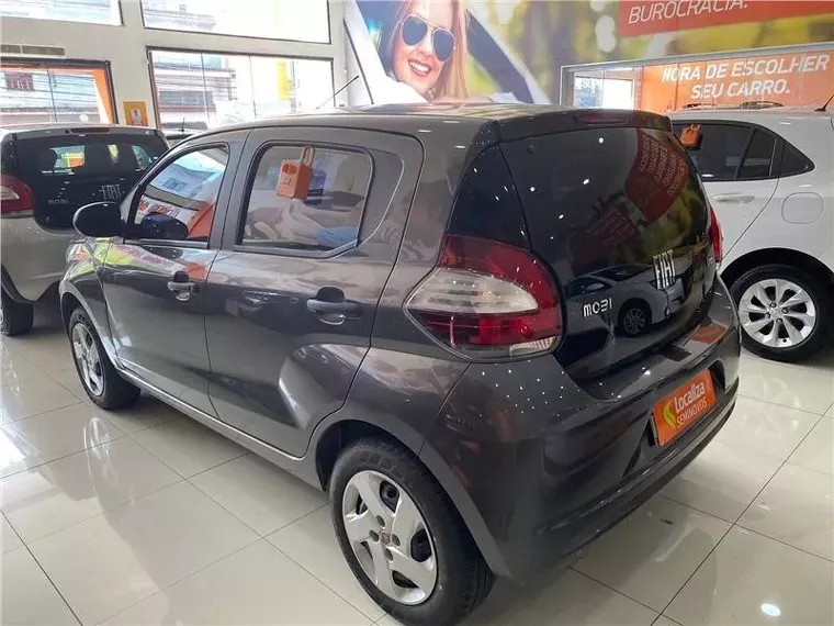 Fiat Mobi Cinza 2