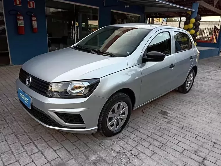 Volkswagen Gol Prata 1