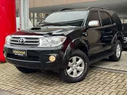 Toyota Hilux SW4