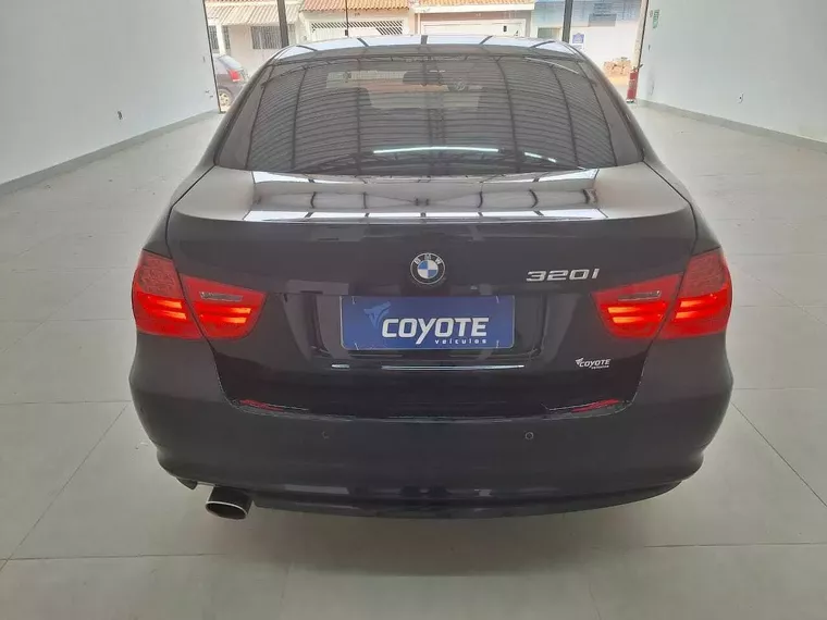 BMW 320i Preto 5