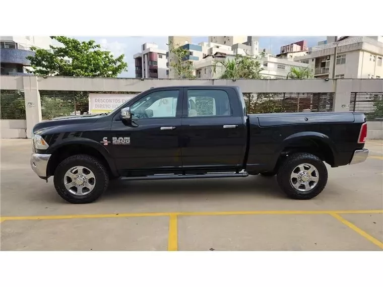 RAM 2500 Preto 11