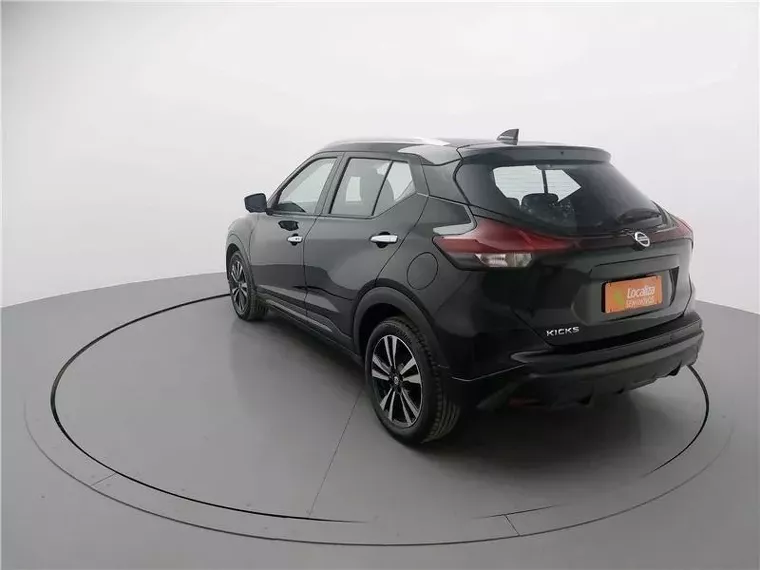 Nissan Kicks Preto 13