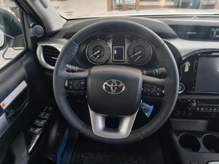 Toyota Hilux Cinza 9