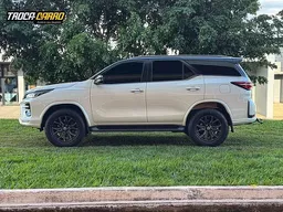 Toyota Hilux SW4