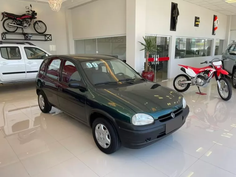 Chevrolet Corsa Verde 3