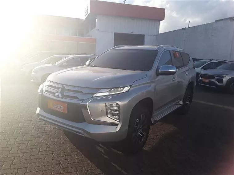 Mitsubishi Pajero Sport Prata 4