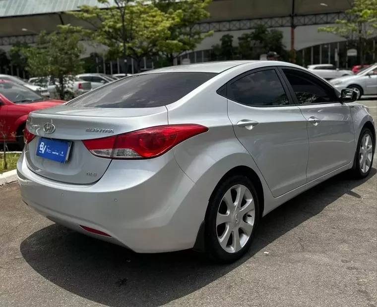 Hyundai Elantra Prata 5