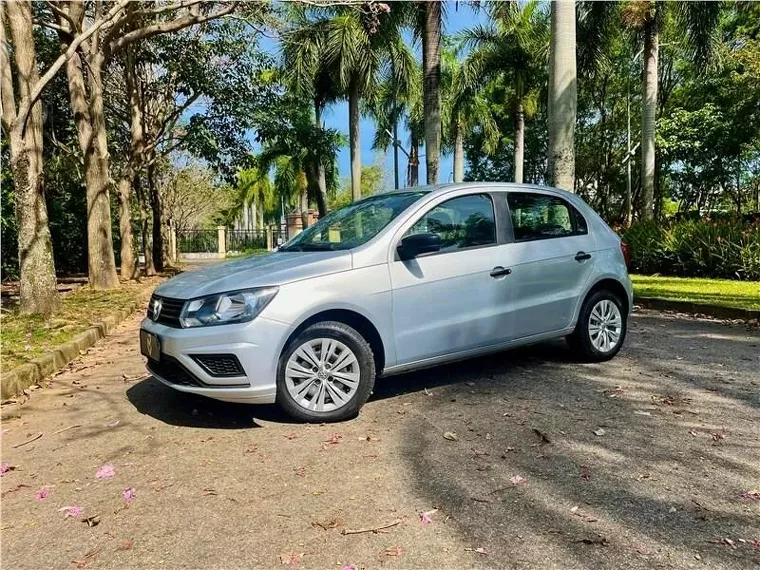 Volkswagen Gol Prata 1